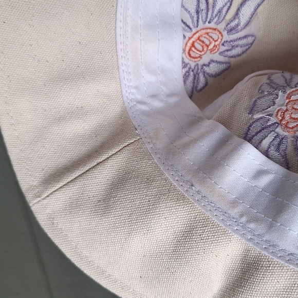 Vans summer blooms embroidered bucket hat size L/XL - Picture 8 of 10